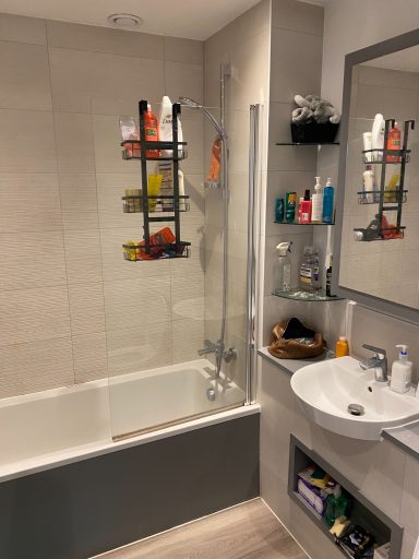 clean batrhoom